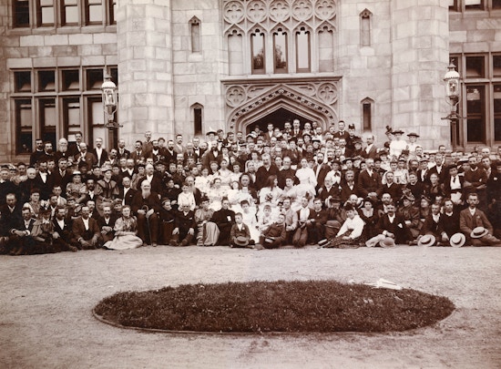 Group instructor photograph taken at the World's Congress, with Helen Keller, Alexander Graham Bell, and Anne Sullivan in center.